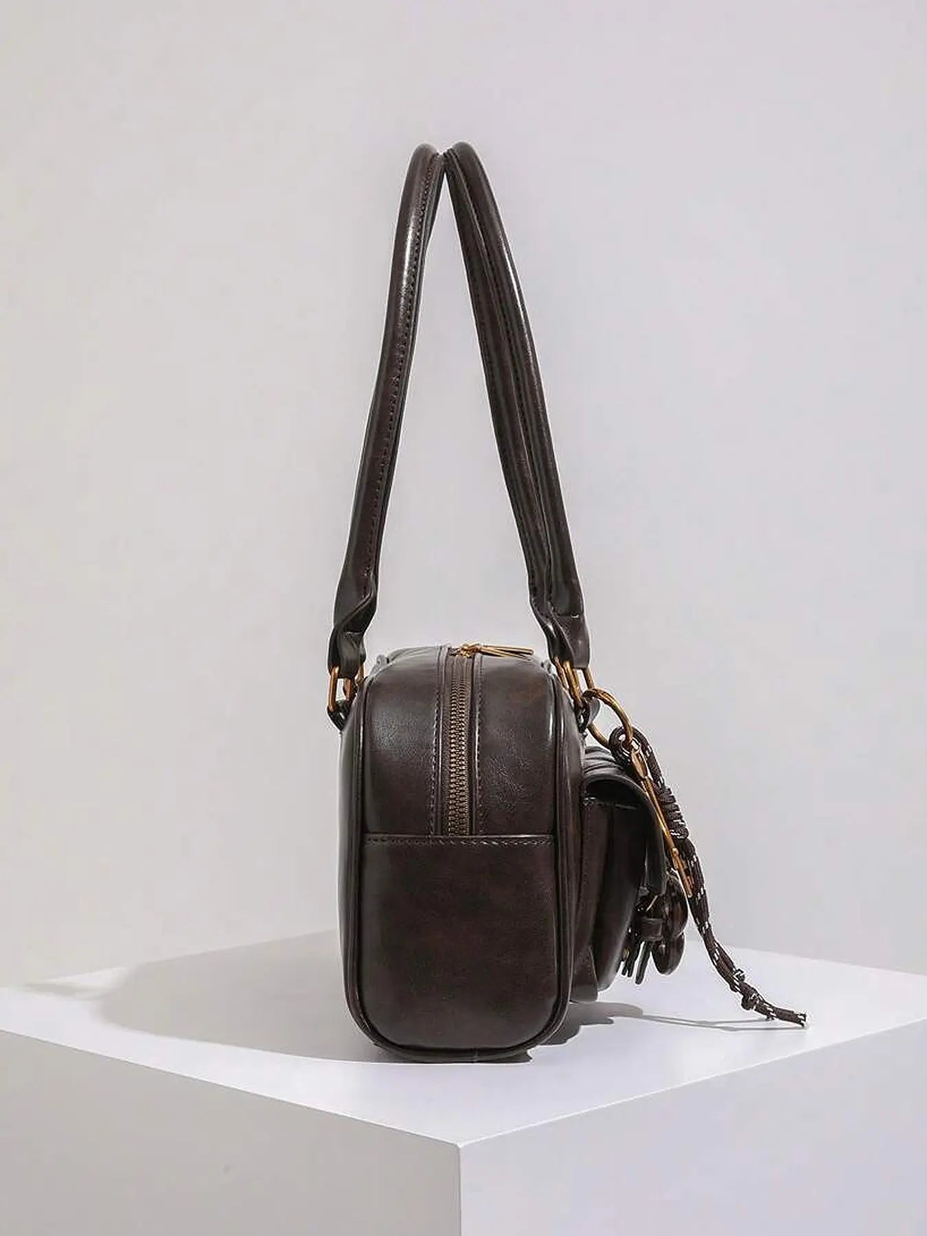 Retro Style Double Pocket Handbag, Fashionable Underarm Shoulder Bag with Pendant, Simple and Versatile Single Shoulder Baguette Bag, Niche Design Suitable for College Students, Office Workers Daily Commuting, Casual Fashion Bag, Etc.
