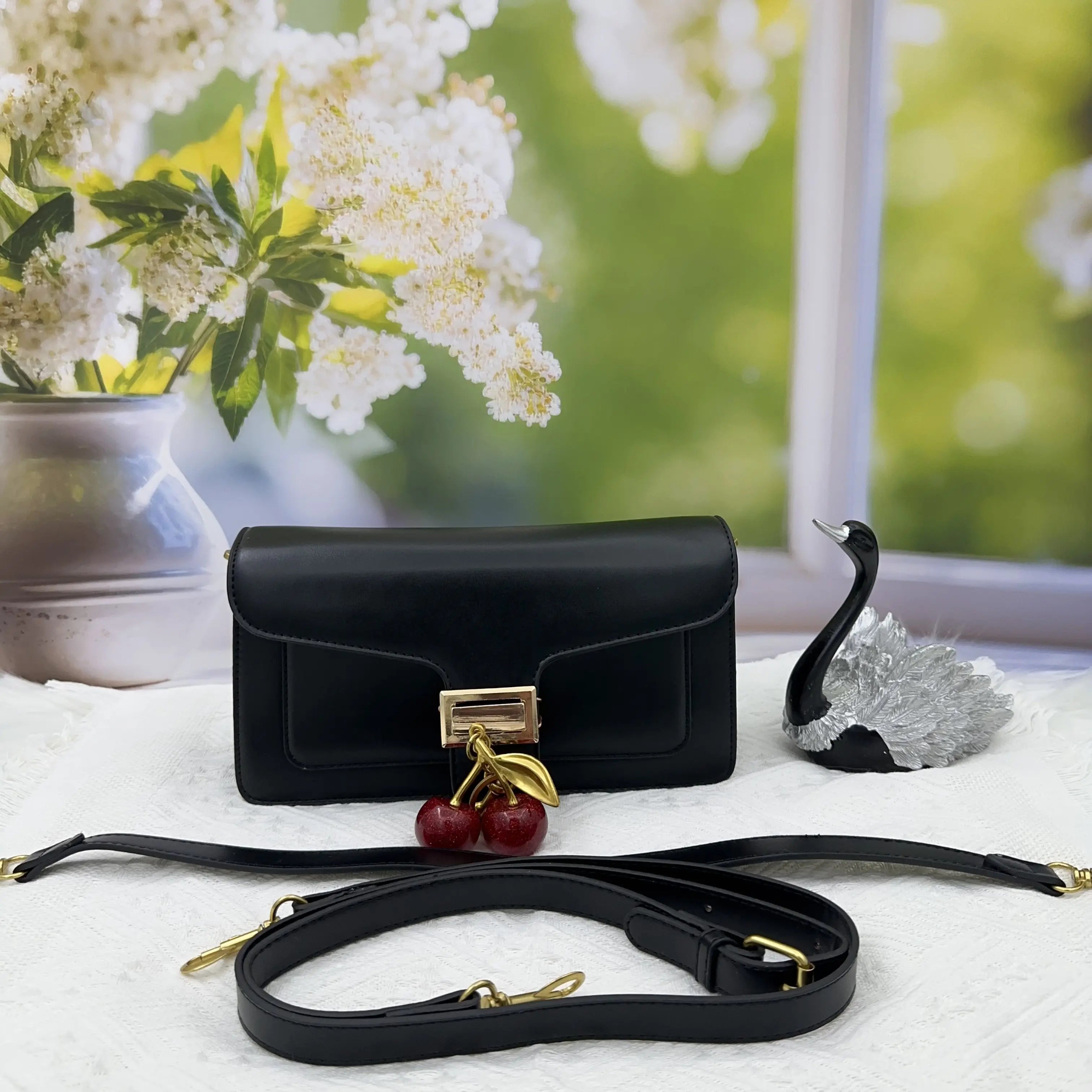 Small Crossbody Bags for Women Purses Fashion Leather Lightweight Handbags Shoulder Bag Small Leather Cross Body Shoulder Handbags Satchel Designer Evening Chain Purses