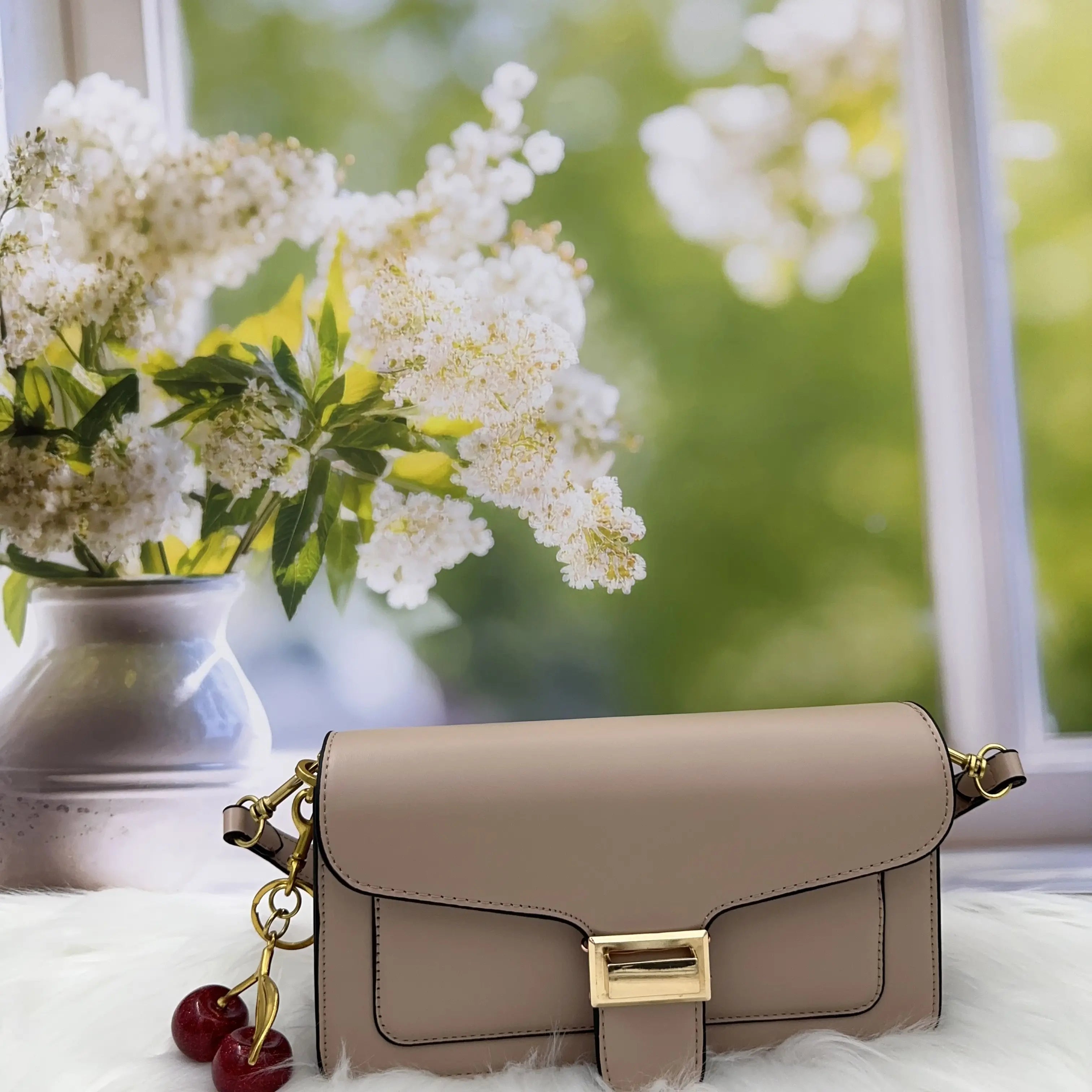 Small Crossbody Bags for Women Purses Fashion Leather Lightweight Handbags Shoulder Bag Small Leather Cross Body Shoulder Handbags Satchel Designer Evening Chain Purses